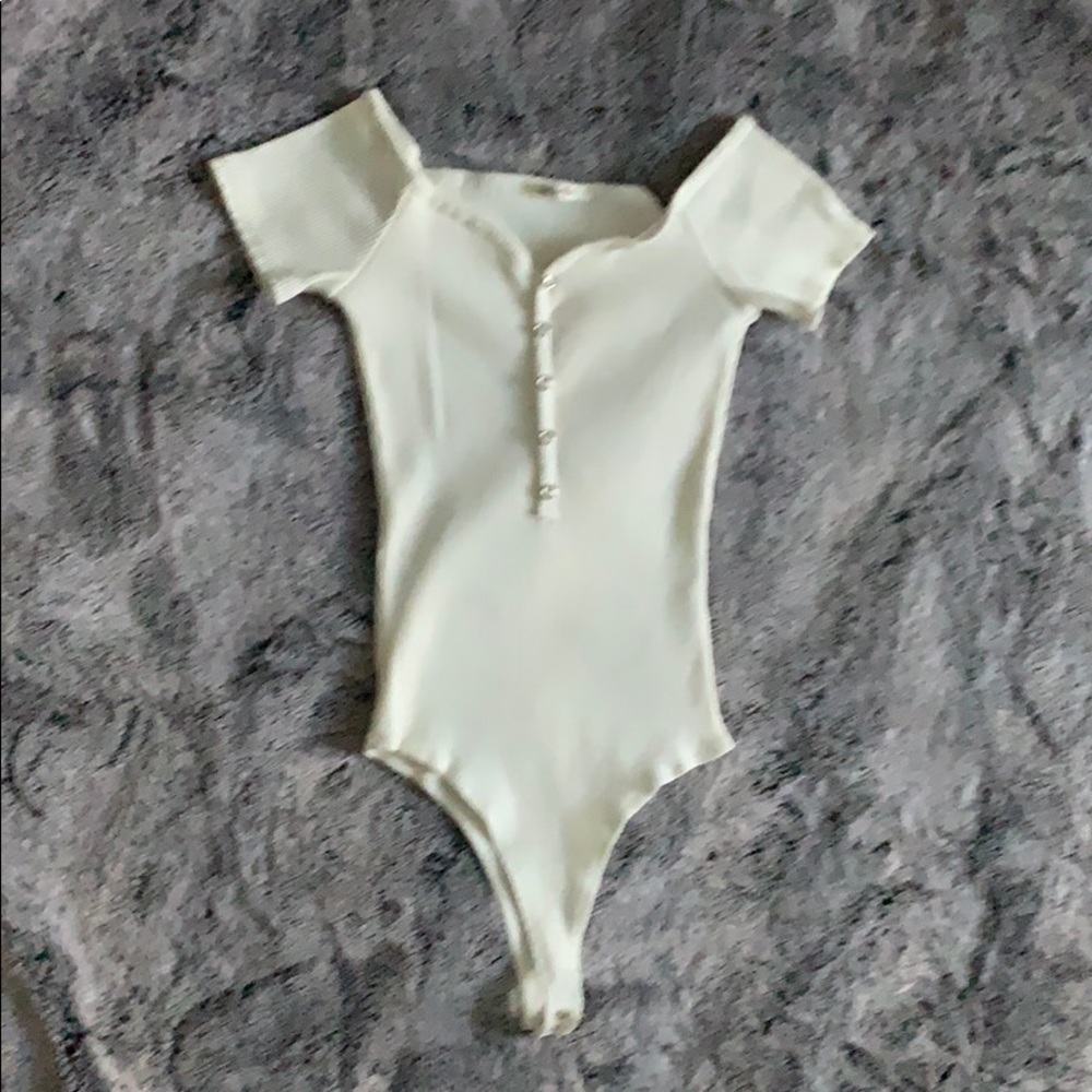 Off Shoulder Ribbed Bodysuit - Picture 2 of 5